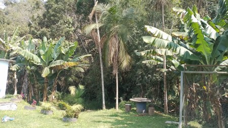 Acesso ao riacho ao fundo do Recanto